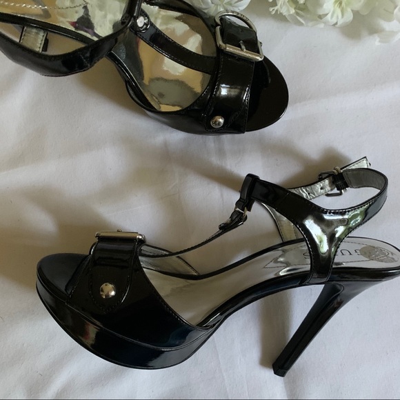 NWOT ~ GUESS Black Patent Heels - Picture 6 of 16